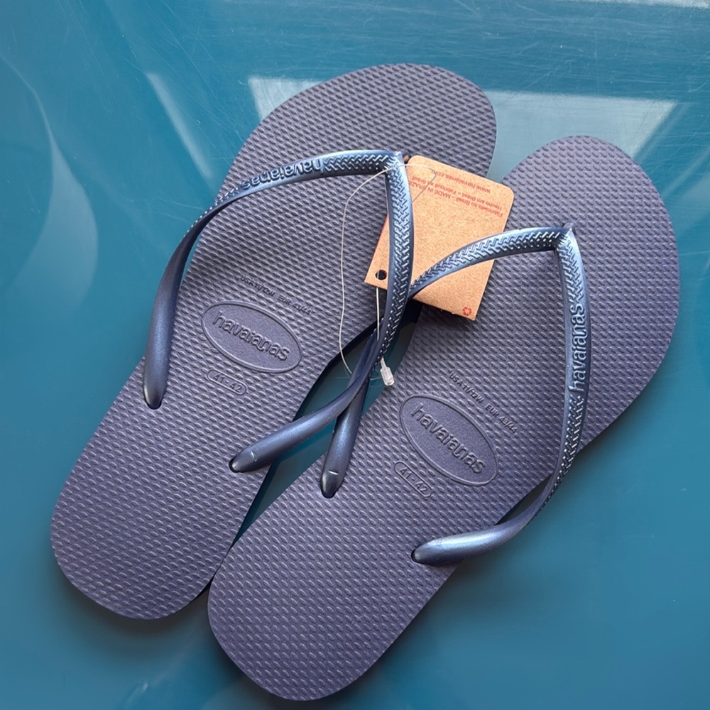 Blue Havaianas flip flops women’s 41-42/US 11-12 NWT